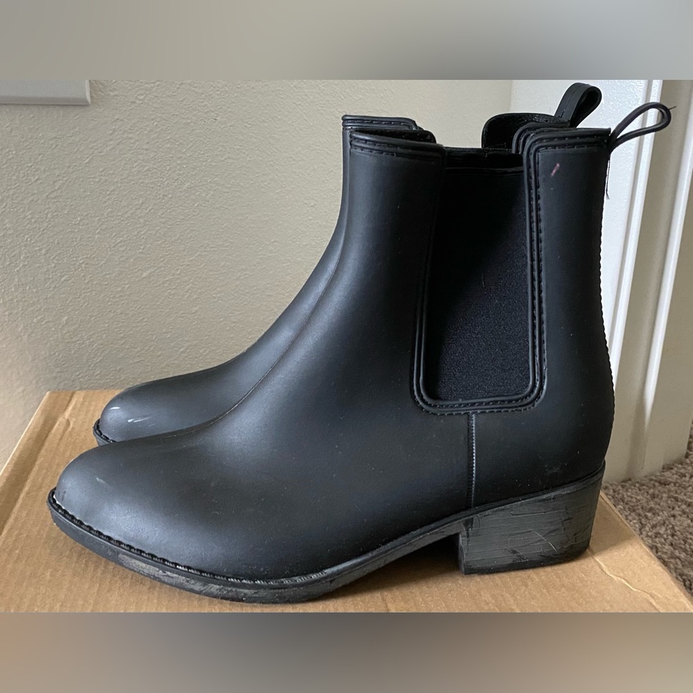 Urban Outfitters Black Chelsea Rubber Rainboots, Sz 6